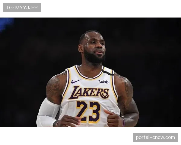 勒布朗·詹姆斯本赛季数据：场均20.9分6.1篮板7.2助攻，三分命中率31%